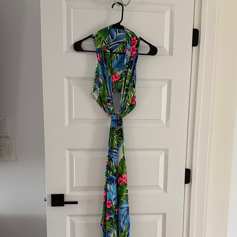 Women’s Hawaiian dress